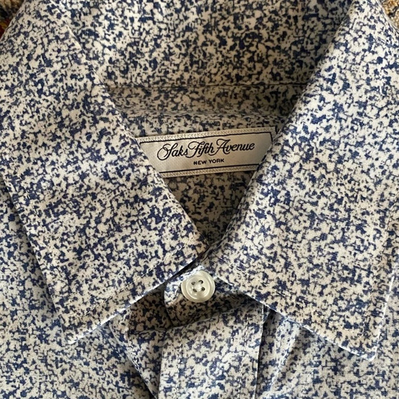 Saks Fifth Avenue Men’s Pattered Button Down Shirt - Picture 2 of 4